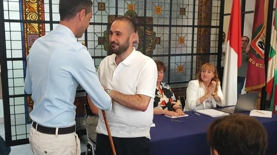 Asier Larrauri, en su toma de posesión como alcalde de Bermeo Asier Larrauri, en su toma de posesión como alcalde de Bermeo