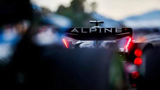 El alerón trasero del Alpine El alerón trasero del Alpine