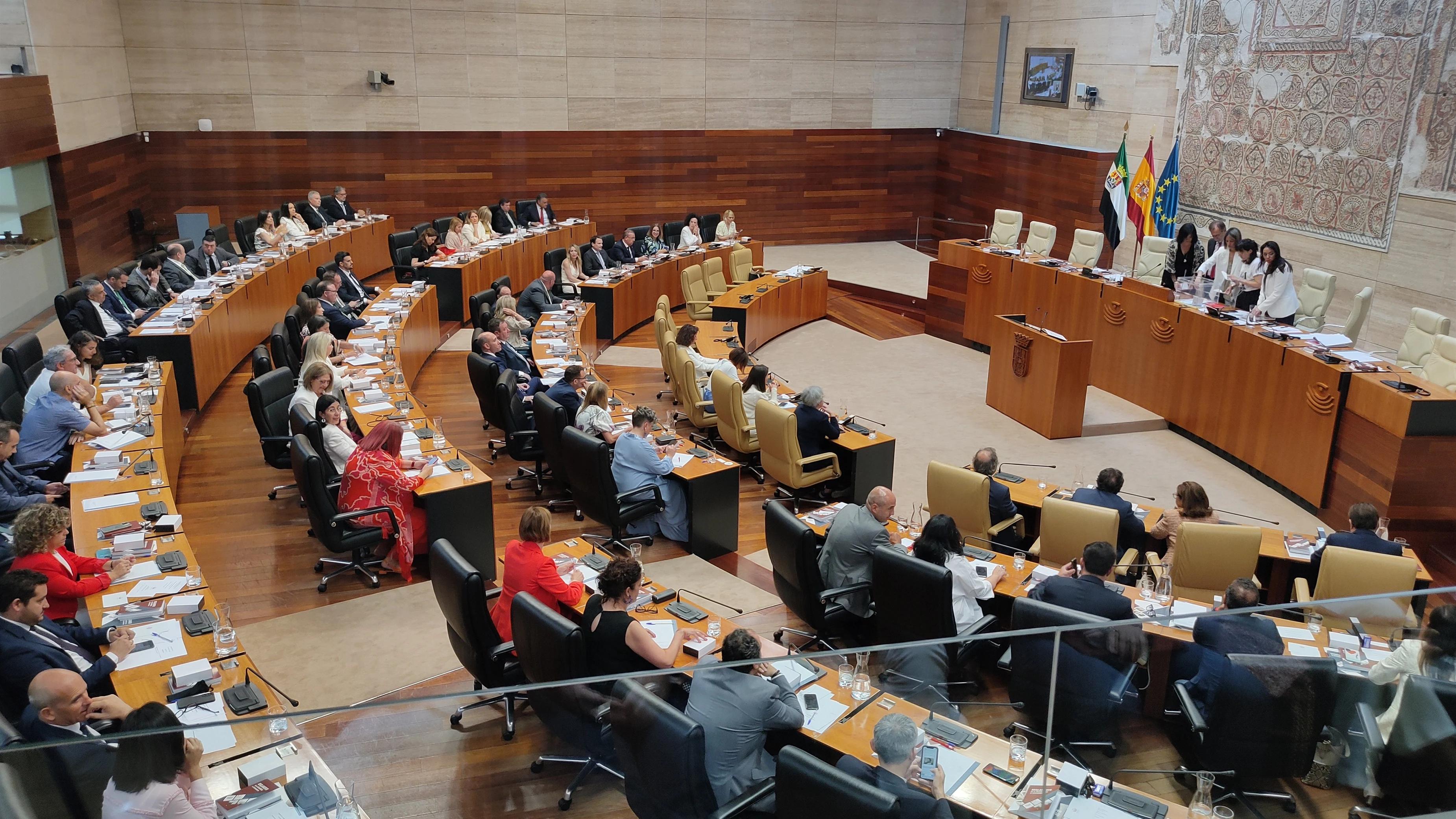 Recuento de votos en la Asamblea de Extremadura