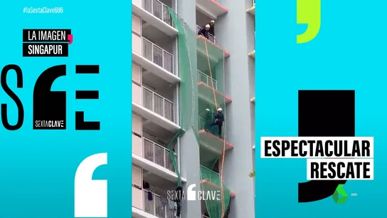El impresionante momento en el que unos bomberos se descuelgan y salvan la vida de una persona a punto de suicidarse El impresionante momento en el que unos bomberos se descuelgan y salvan la vida de una persona a punto de suicidarse