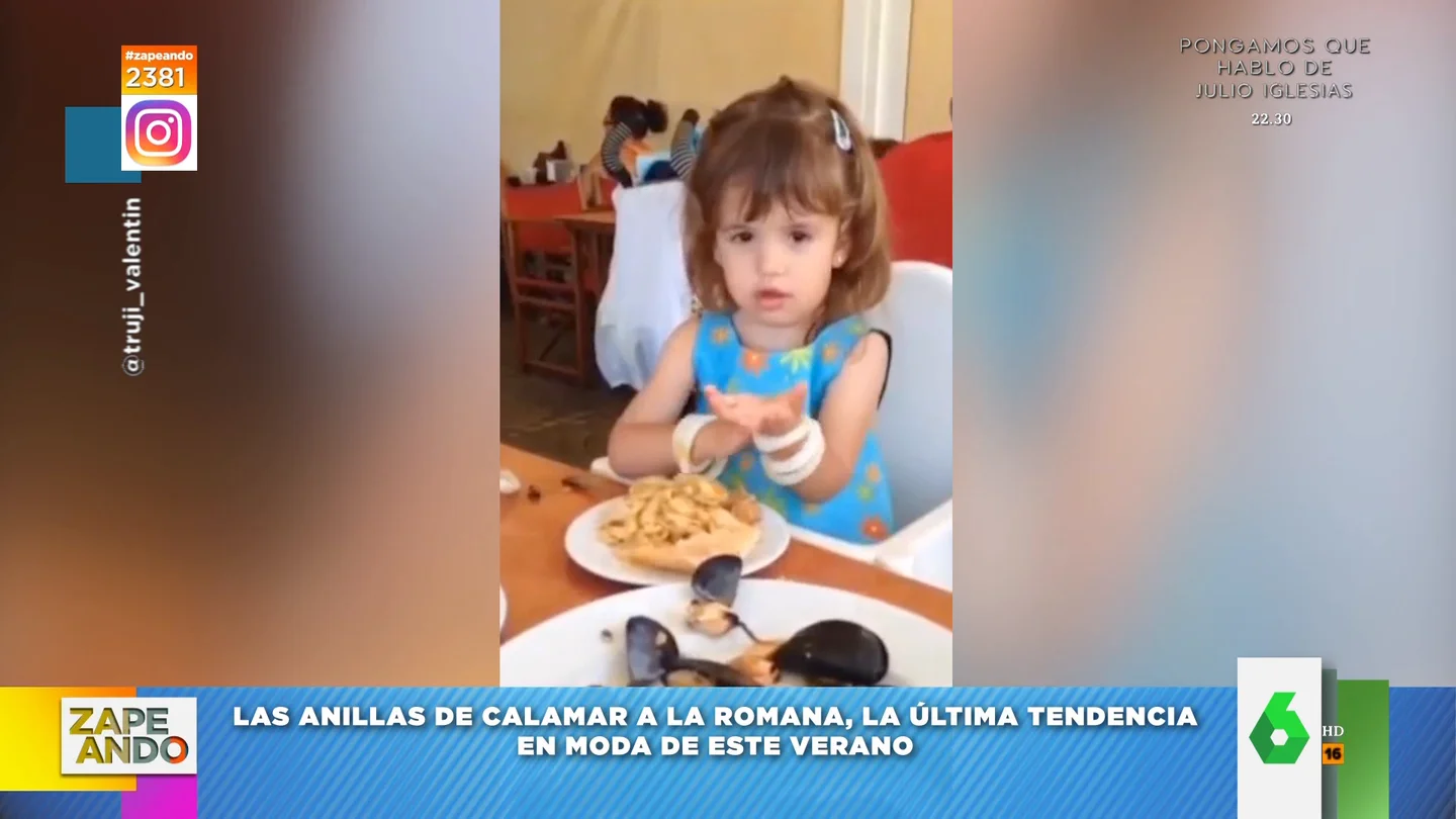 "¡Qué fantasía!": la creativa idea de una niña que utiliza anillas de calamar como complemento de moda "¡Qué fantasía!": la creativa idea de una niña que utiliza anillas de calamar como complemento de moda