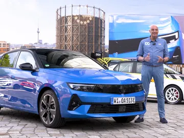 Así es el nuevo Astra 100% eléctrico: un compacto con más de 400 km de autonomía Así es el nuevo Astra 100% eléctrico: un compacto con más de 400 km de autonomía