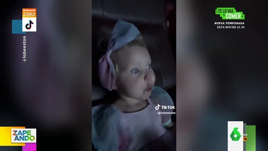La adorable reacción de una niña cuando va por primera vez al cine La adorable reacción de una niña cuando va por primera vez al cine