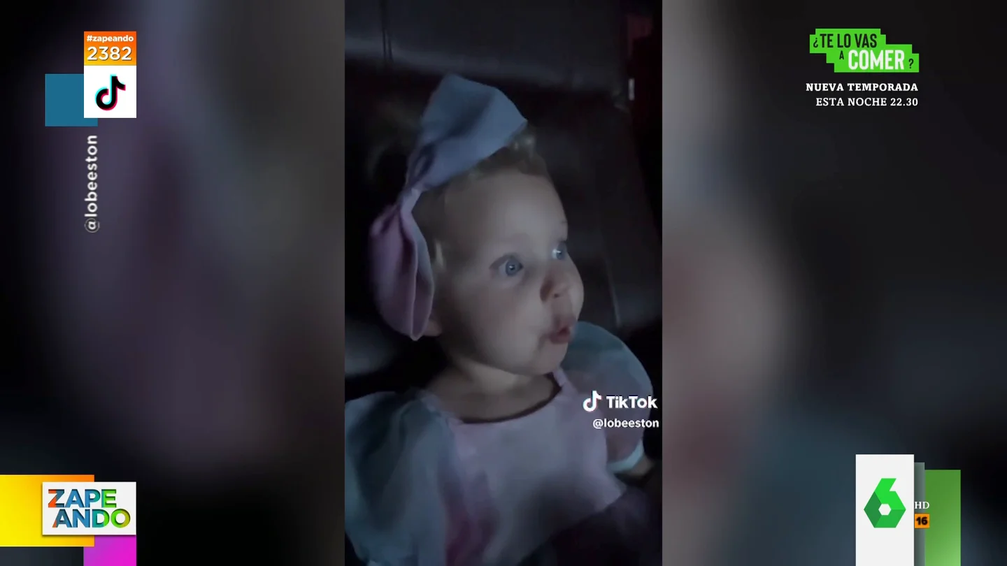La adorable reacción de una niña cuando va por primera vez al cine La adorable reacción de una niña cuando va por primera vez al cine