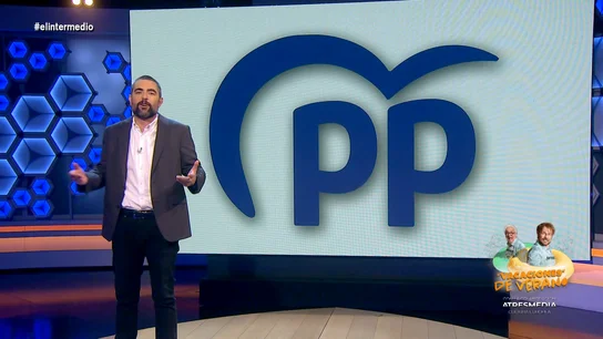 Dani Mateo, muy crítico con el PP: "¿Entonces ocultan la violencia de género y retiran la bandera LGTBI porque ellos son así?" Dani Mateo, muy crítico con el PP: "¿Entonces ocultan la violencia de género y retiran la bandera LGTBI porque ellos son así?"