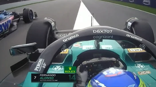 Fernando Alonso adelanta a Esteban Ocon Fernando Alonso adelanta a Esteban Ocon