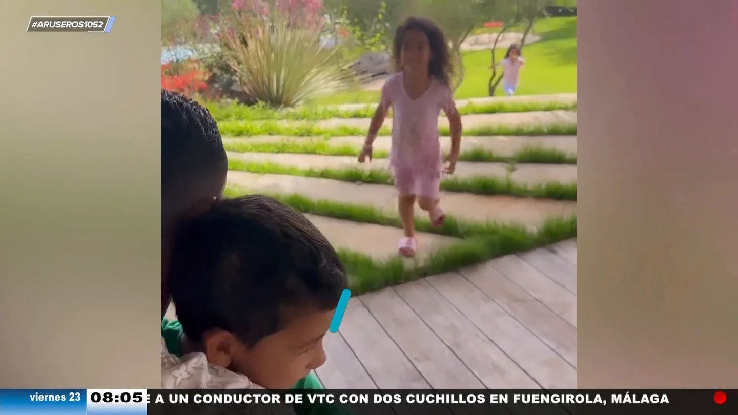 Georgina Rodríguez muestra el emotivo momento en el que Cristiano Ronaldo se reencuentra con sus hijos Georgina Rodríguez muestra el emotivo momento en el que Cristiano Ronaldo se reencuentra con sus hijos