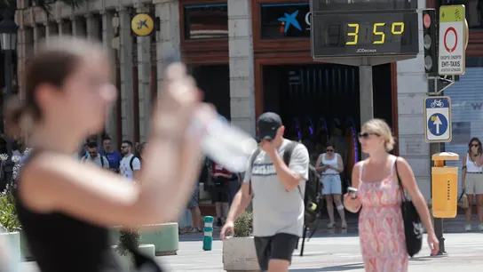 El fin de semana llega con temperaturas extremas a la espera de la primera ola de calor del verano El fin de semana llega con temperaturas extremas a la espera de la primera ola de calor del verano