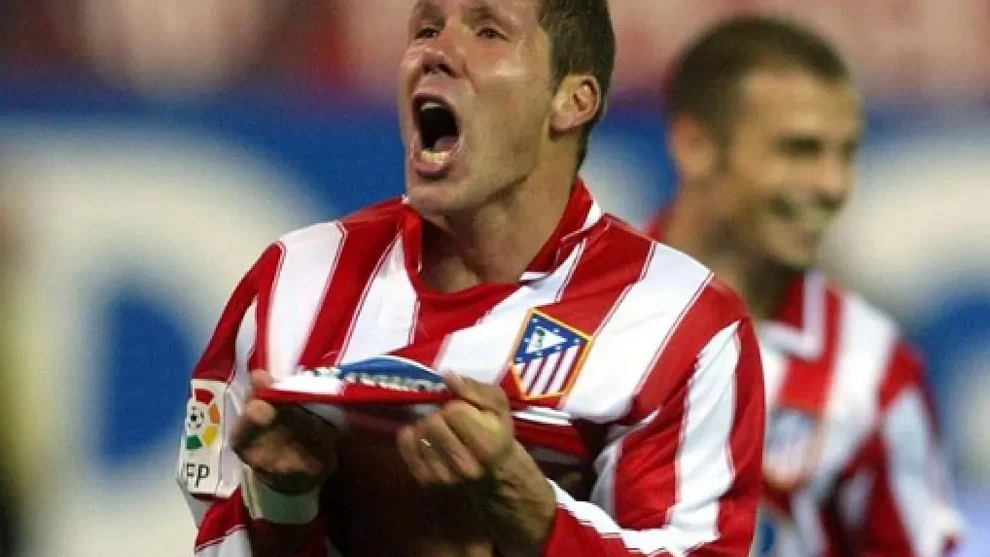 Simeone celebra un gol con el Atleti