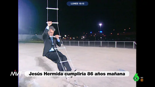 Desde su histórica forma de narrar hasta su llegada en helicóptero a Antena 3: la huella imborrable de Jesús Hermida Desde su histórica forma de narrar hasta su llegada en helicóptero a Antena 3: la huella imborrable de Jesús Hermida