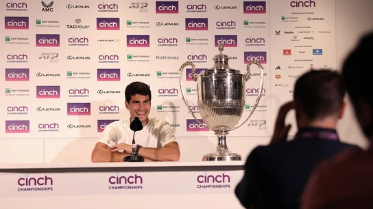 Alcaraz abre las puertas del tenis a Arabia Saudí: "No tengo dudas de que jugaré allí en el futuro" Alcaraz abre las puertas del tenis a Arabia Saudí: "No tengo dudas de que jugaré allí en el futuro"