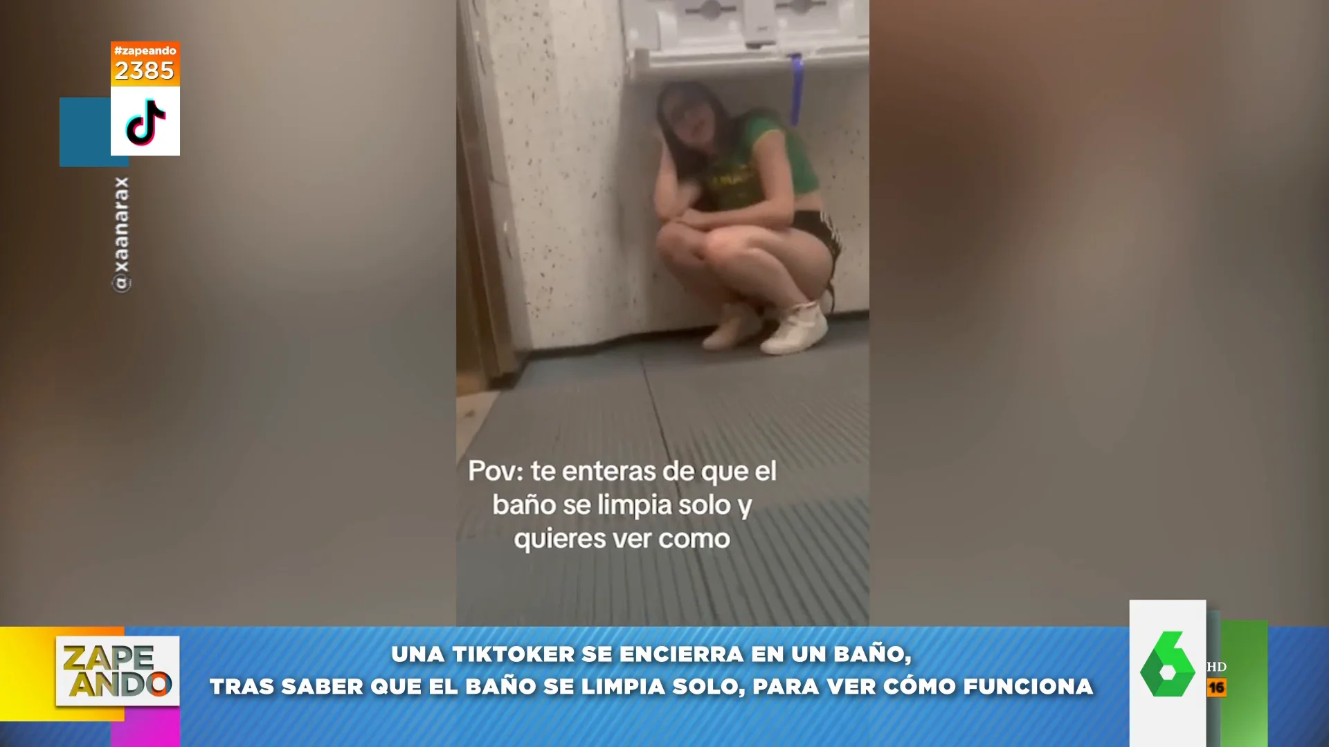 Una tik toker se lleva el susto de su vida al descubrir cómo se limpian solos los baños públicos 