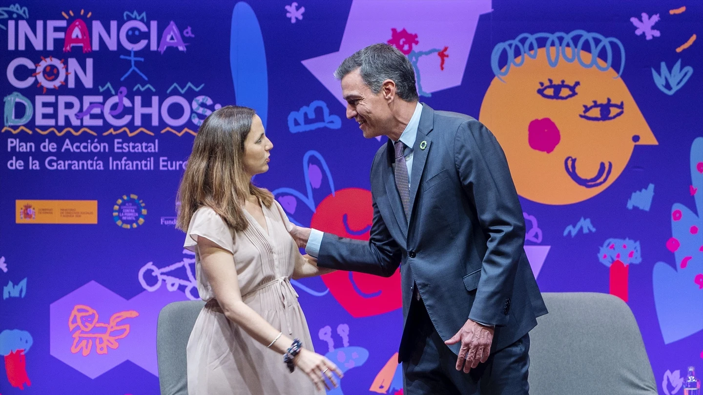 Pedro Sánchez junto a Ione Belarra en una imagen de archivo. Pedro Sánchez junto a Ione Belarra en una imagen de archivo.