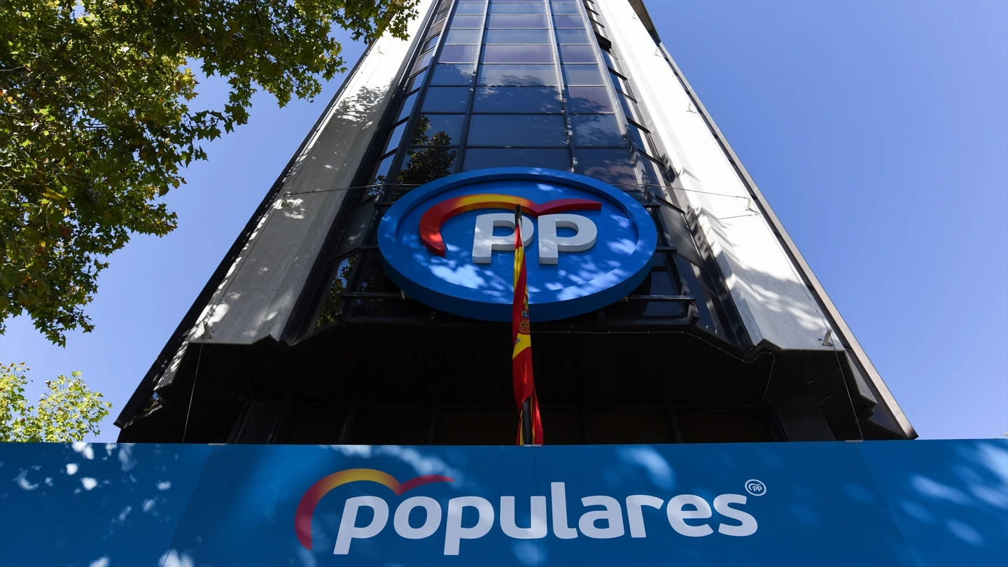 Fachada de la sede del PP, en el número 13 de la calle Génova Fachada de la sede del PP, en el número 13 de la calle Génova