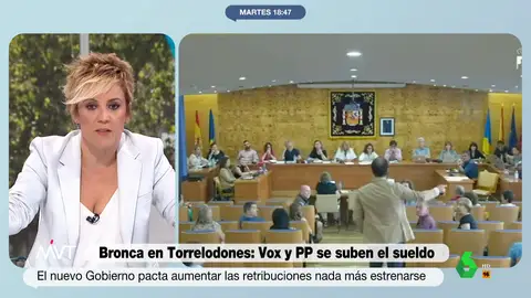 "Llevan cuatro días en el cargo y se han subido el sueldo", comenta indignada Cristina Pardo en este vídeo, donde analiza la decisión de PP y Vox de subirse el sueldo tan solo unos pocos días después de llegar al Ayuntamiento de Torrelodones.