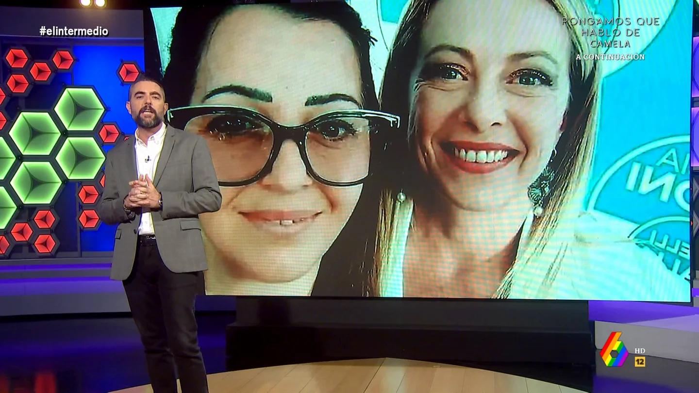 Dani Mateo advierte de la "perla" de la concejala de Fratelli d'Italia, Scaffidi Felicia: "Todo lo malo que llega a España pasa antes por Italia" Dani Mateo advierte de la "perla" de la concejala de Fratelli d'Italia, Scaffidi Felicia: "Todo lo malo que llega a España pasa antes por Italia"