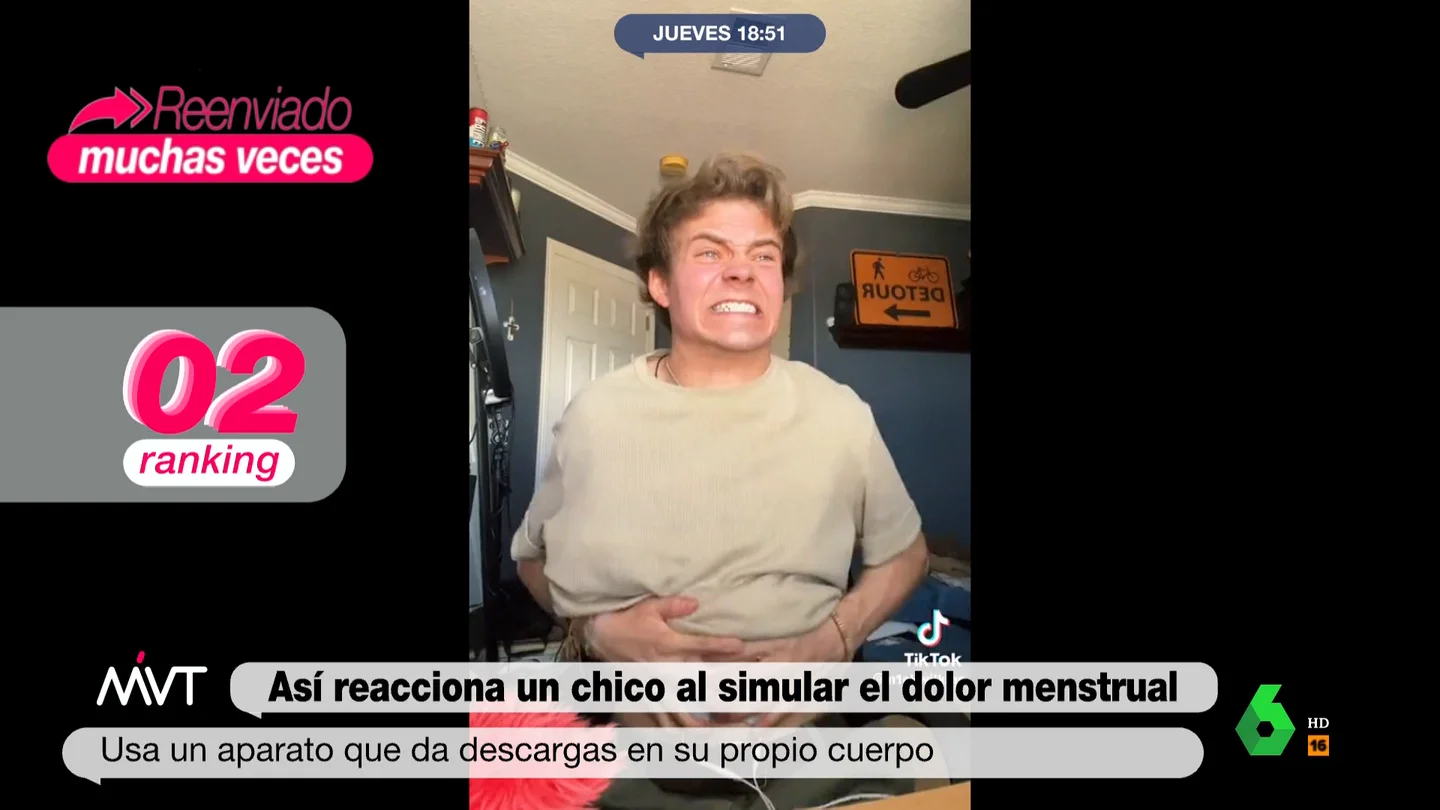 Las reacciones de un joven al sentir los dolores de la regla Las reacciones de un joven al sentir los dolores de la regla