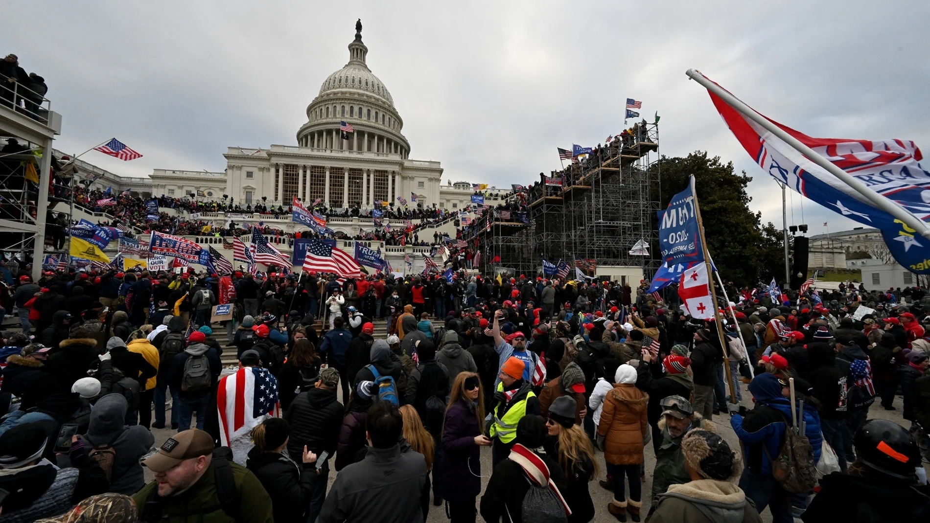 Movilización de seguidores de Trump ante el Capitolio de Estados Unidos, el 6 de enero de 2021