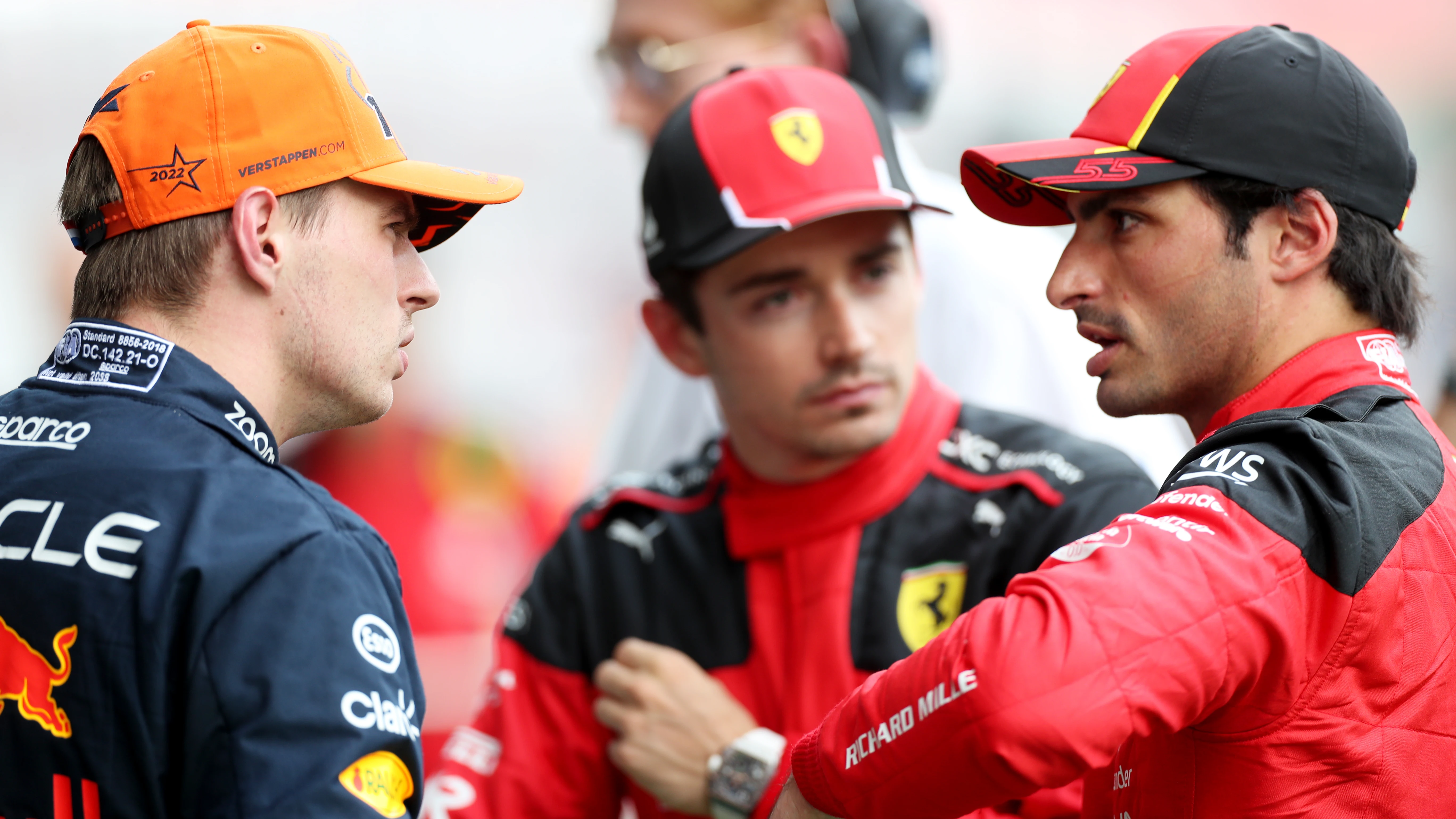 Carlos Sainz, Verstappen y Leclerc