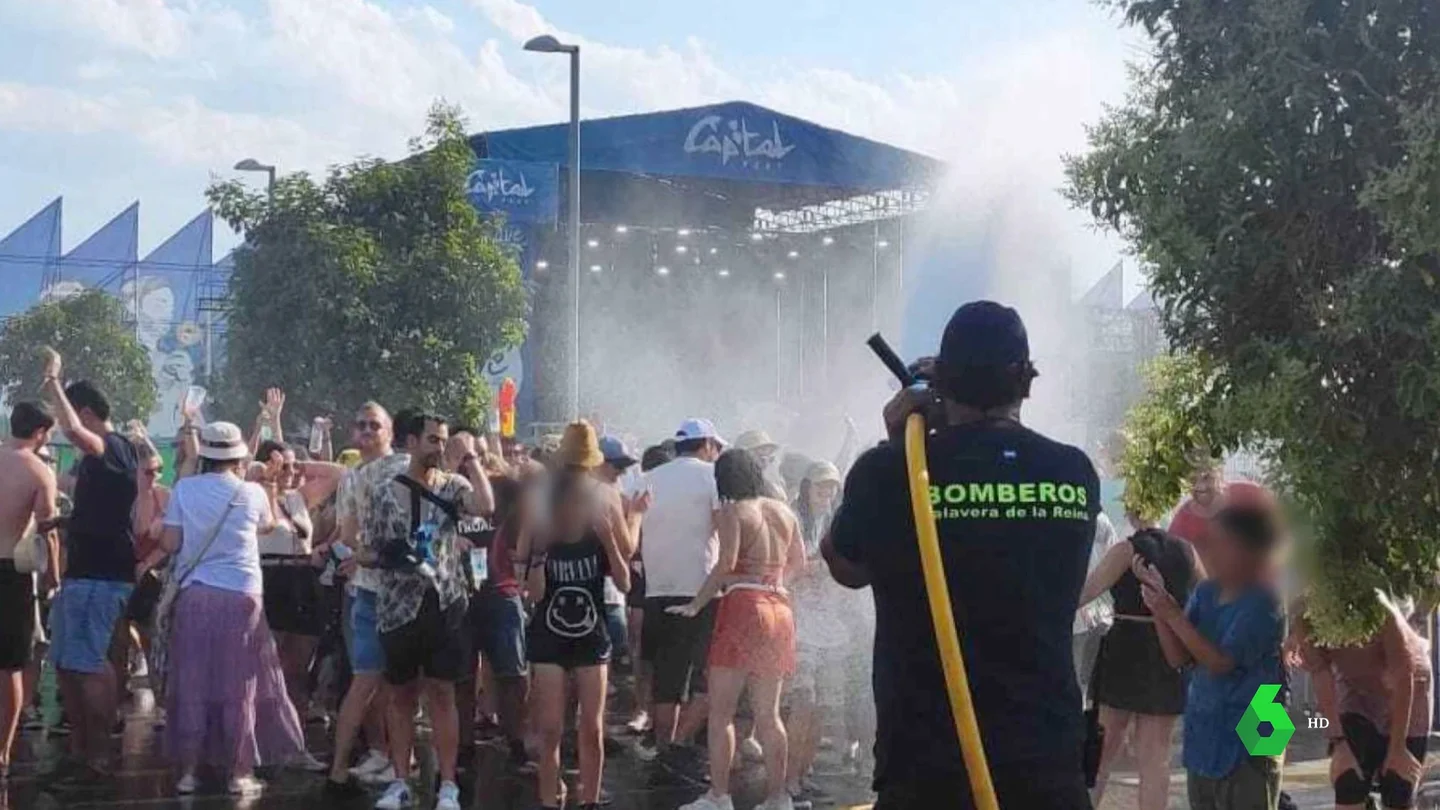 "Vamos a morir": la pesadilla de un festival en plena ola de calor "sin una sombra" y "el agua de los baños cortada" "Vamos a morir": la pesadilla de un festival en plena ola de calor "sin una sombra" y "el agua de los baños cortada"