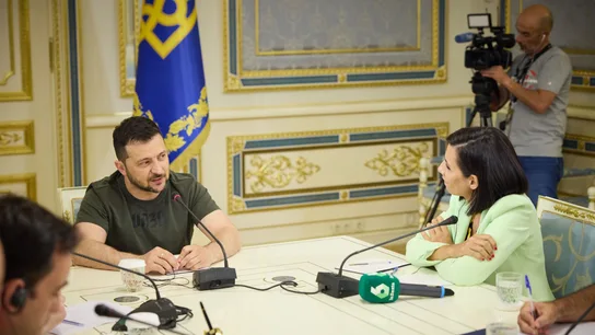 Zelenski responde a Ana Pastor Zelenski responde a Ana Pastor