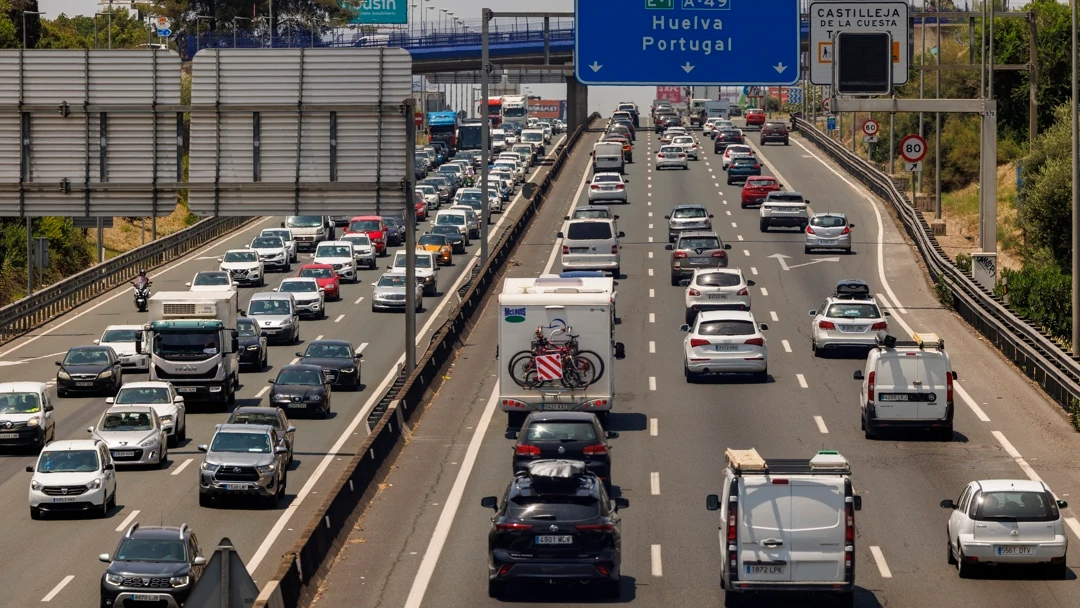 Retenciones en una autovía durante la operación salida del verano