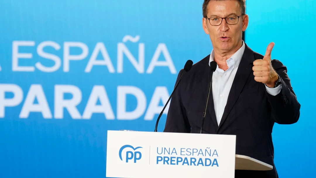 Alberto Núñez Feijóo Una encuesta vaticina una gran fuga de votos socialistas al PP el 23J