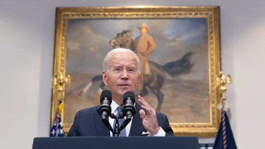 Biden anuncia una nueva 'hoja de ruta' para aliviar la deuda a los estudiantes universitarios en EEUU Biden anuncia una nueva 'hoja de ruta' para aliviar la deuda a los estudiantes universitarios en EEUU