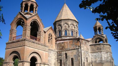 Catedral de Ejmiatsin, la iglesia más antigua y primera catedral del cristianismo