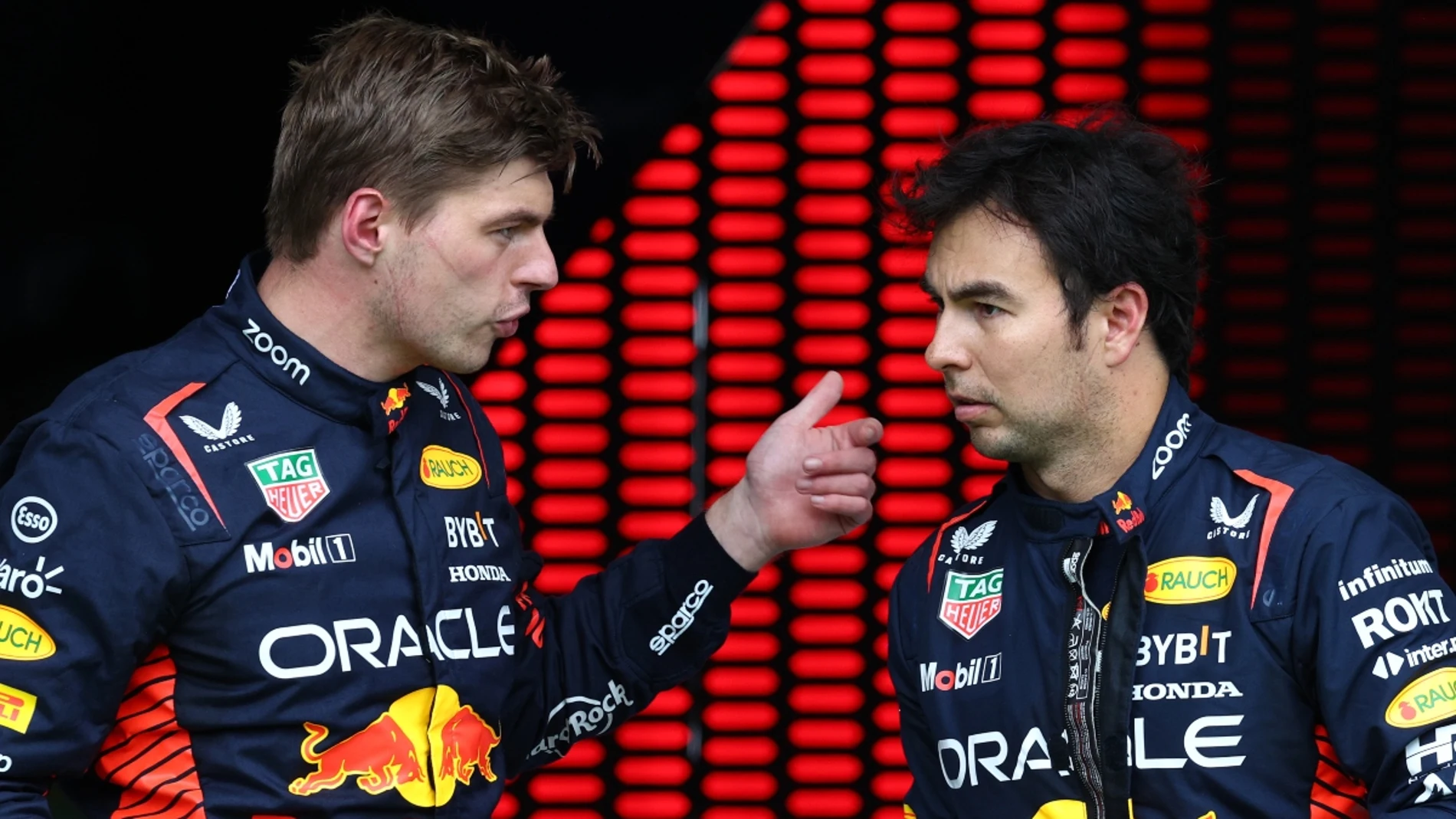 Max Verstappen, con Sergio Pérez