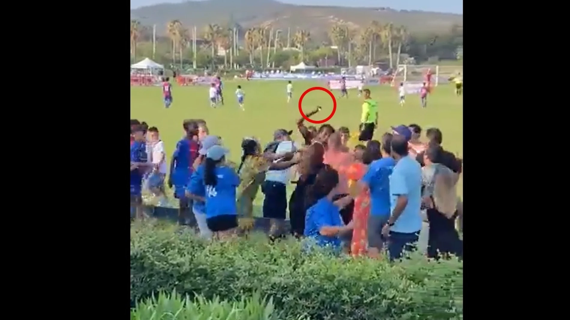 Un padre intenta acuchillar a otro en un partido infantil en Cádiz