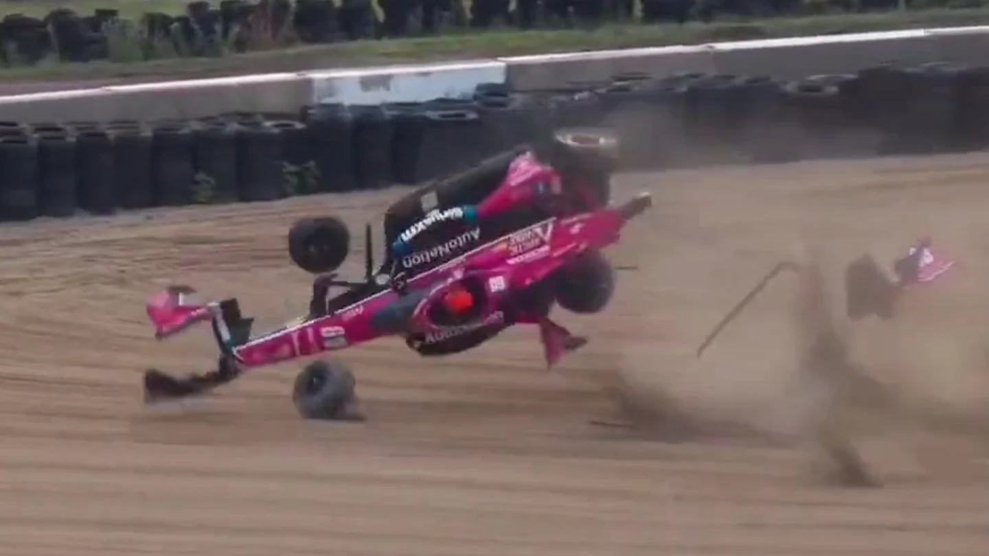 El accidente de Simon Pagenaud en Mid Ohio El accidente de Simon Pagenaud en Mid Ohio