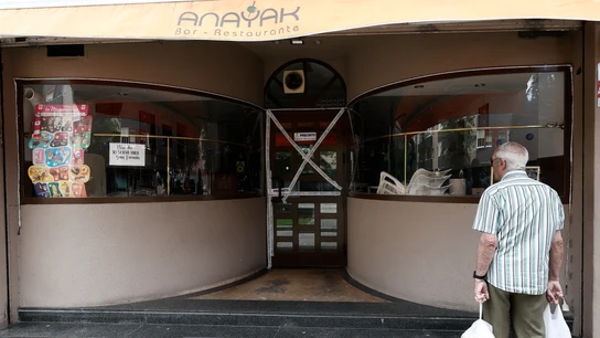 El bar donde tuvo lugar el crimen machista en Pamplona, precintado El bar donde tuvo lugar el crimen machista en Pamplona, precintado