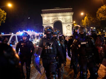 At least 719 arrested on the fifth night of protests in France for the death of the young Nahel