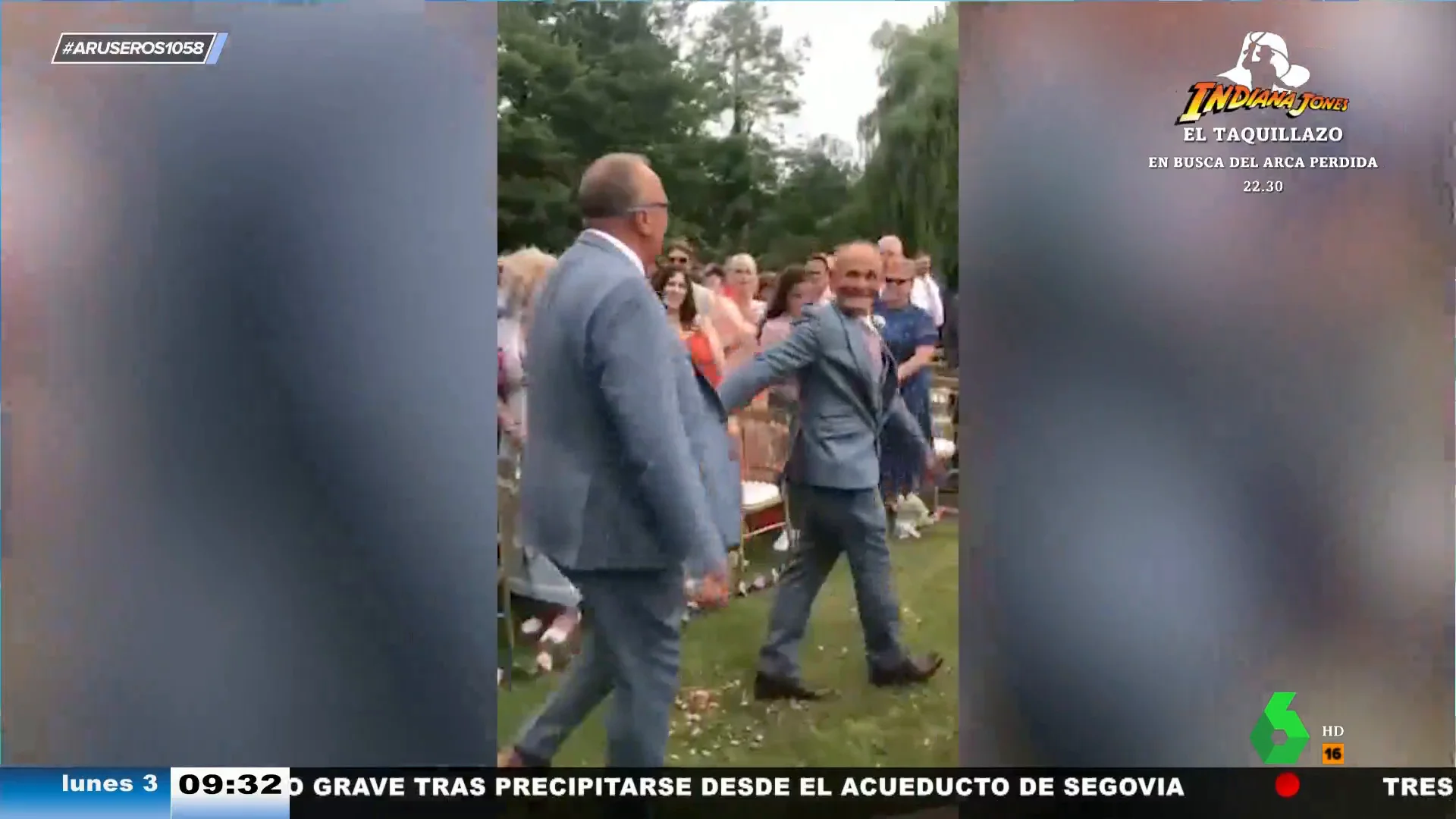 El emotivo gesto del padre de la novia con el padrastro de la chica en el día de su boda