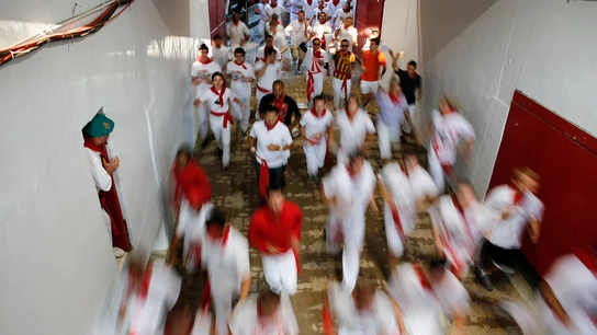 Una imagen de corredores terminando un encierro de San Fermín (Pamplona) en 2013 Una imagen de corredores terminando un encierro de San Fermín (Pamplona) en 2013