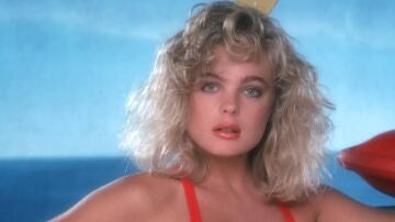 Erika Eleniak, en una imagen de 'Los vigilantes de la playa'.