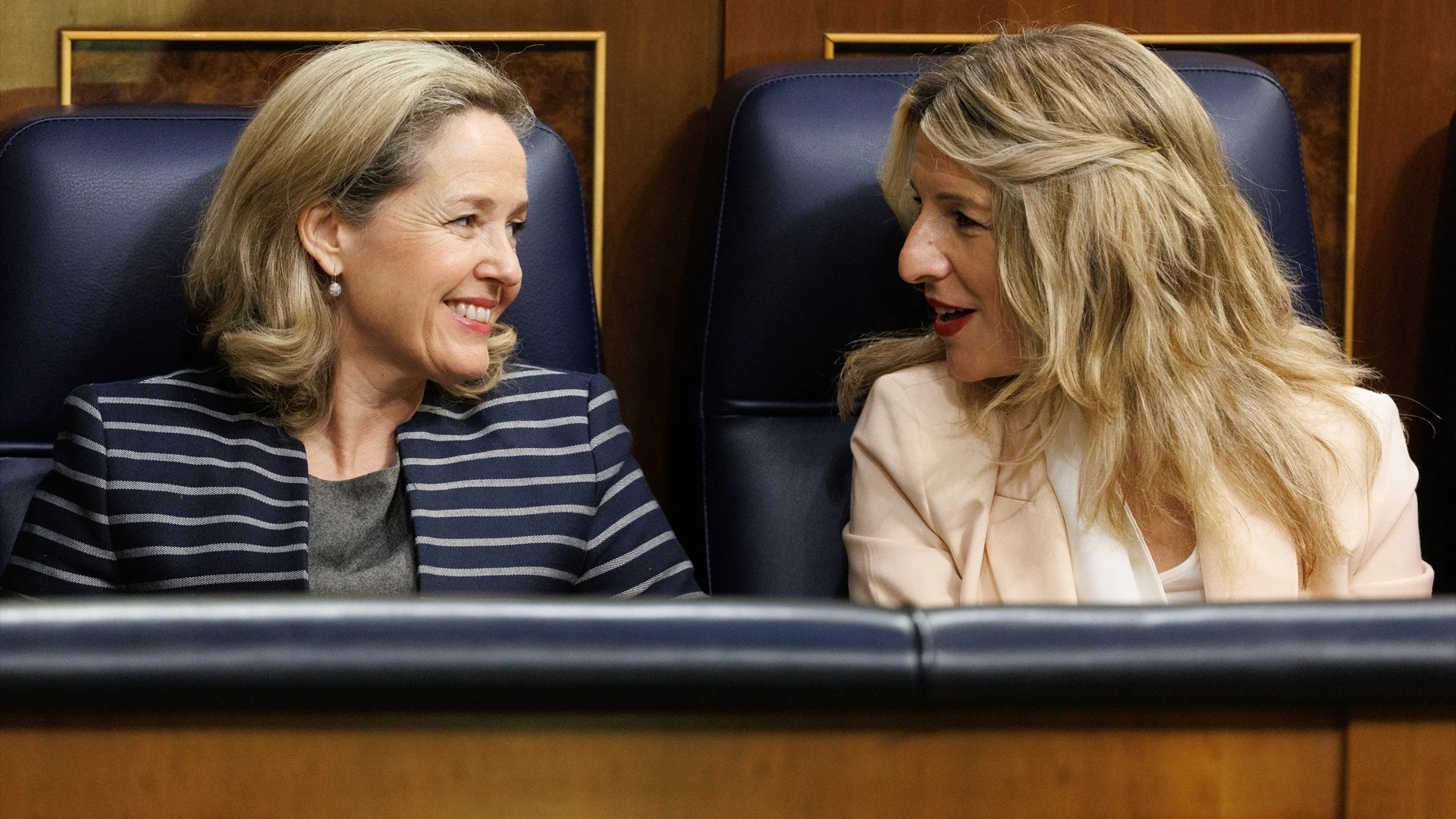 Nadia Calviño y Yolanda Díaz, en una imagen de archivo en el Congreso/ Europa Press