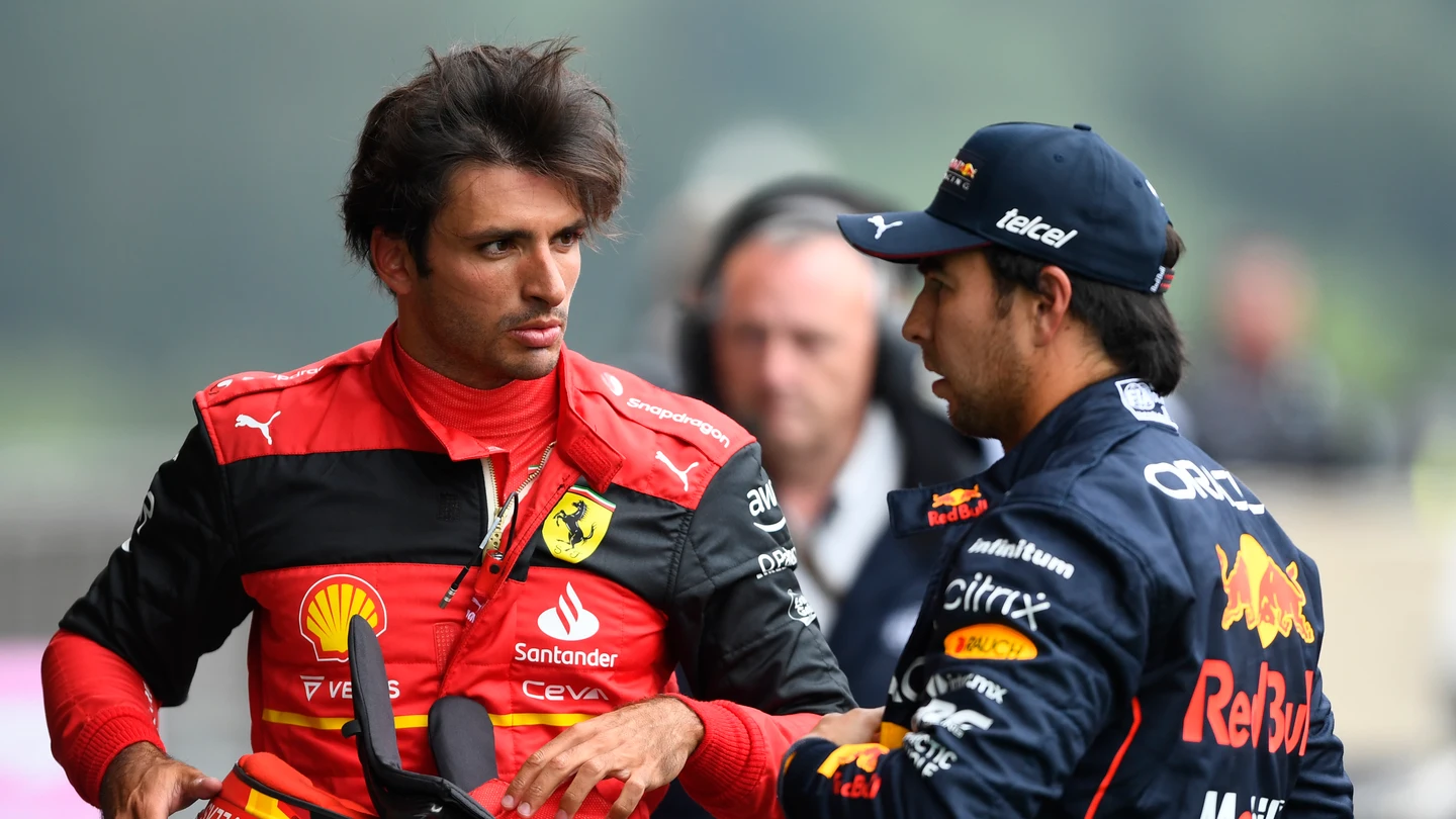 'Checo' Pérez se mofa de la radio de Sainz: "Me da risa" 'Checo' Pérez se mofa de la radio de Sainz: "Me da risa"