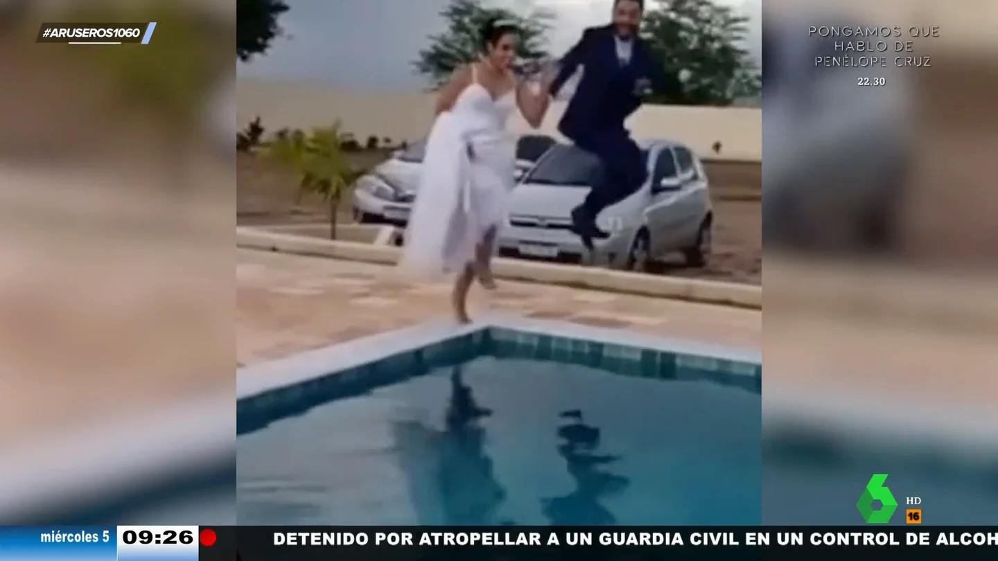 La broma pesada de un marido a su mujer en el día de su boda (con vestido de novia pasado por agua): "Divorcio exprés" La broma pesada de un marido a su mujer en el día de su boda (con vestido de novia pasado por agua): "Divorcio exprés"
