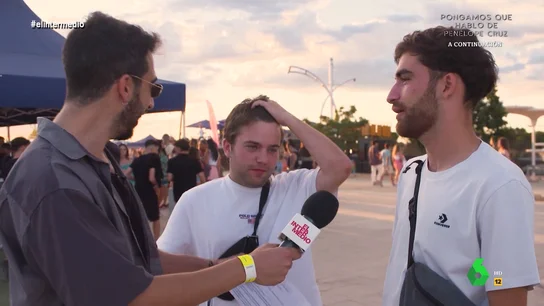 La reacción de un joven cuando Isma Juárez le pregunta por la situación socioeconómica de España La reacción de un joven cuando Isma Juárez le pregunta por la situación socioeconómica de España