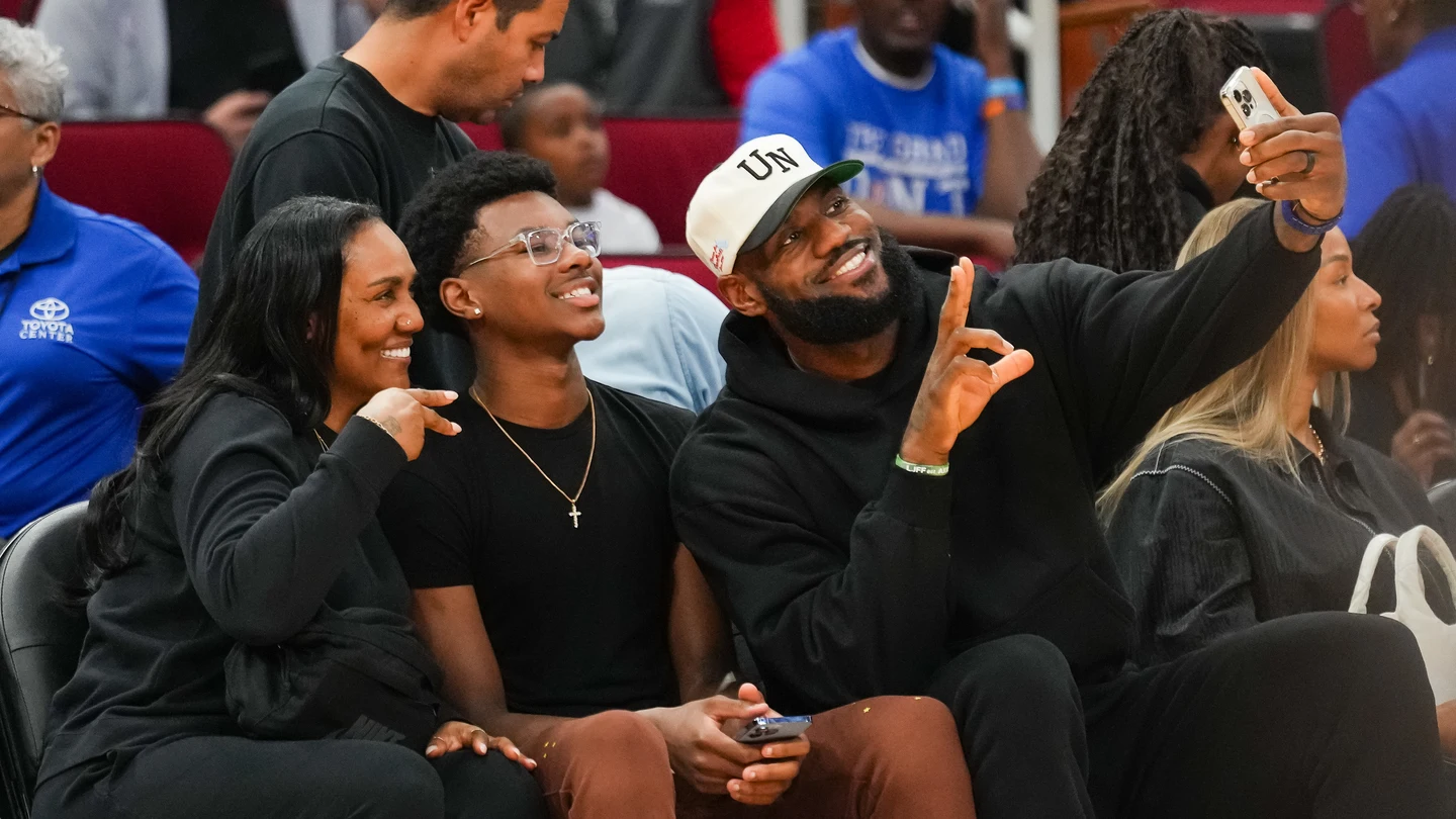 Bryce James y LeBron James Bryce James y LeBron James