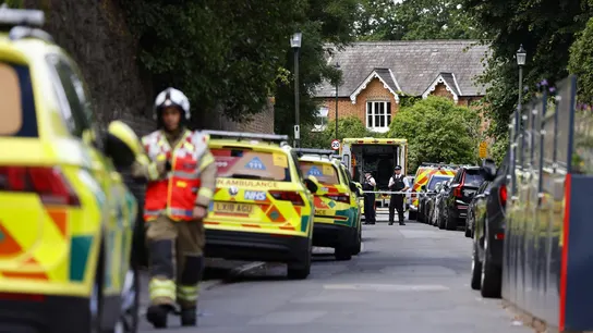 Un coche se estrelló contra una escuela primaria en Wimbledon, Londres Un coche se estrelló contra una escuela primaria en Wimbledon, Londres
