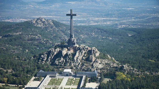 El Valle de Cuelgamuros visto desde el aire. El Valle de Cuelgamuros visto desde el aire.
