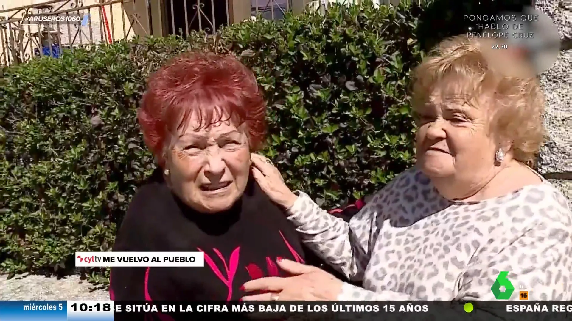 "No sé si tenemos ganas": la reacción viral de dos hermanas cuando una reportera les pide que se abracen 