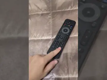 Un joven va a un hotel en Italia y alucina con lo que se encuentra detrás del mando de la tele: "Y es 4 estrellas" Un joven va a un hotel en Italia y alucina con lo que se encuentra detrás del mando de la tele: "Y es 4 estrellas"