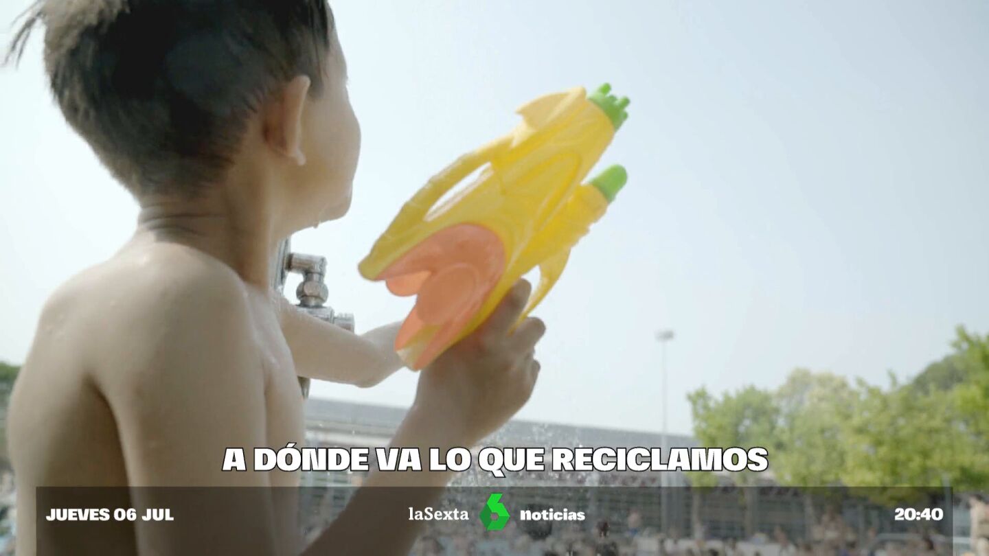 Reciclaje en la piscina: en qu&eacute; objetos del verano se convierten los envases que reciclamos
