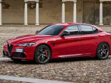 Una de las berlinas más rápidas gracias a sus 520 CV se acaba de renovar y ya está a la venta Una de las berlinas más rápidas gracias a sus 520 CV se acaba de renovar y ya está a la venta