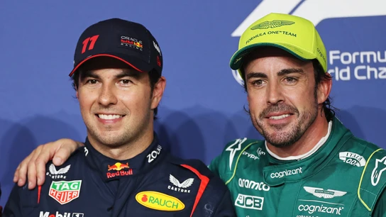 Checo Pérez y Fernando Alonso Checo Pérez y Fernando Alonso