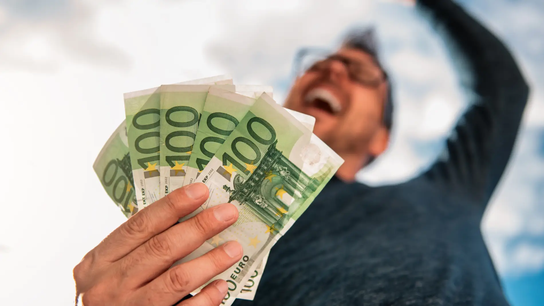 La ciencia lo confirma: el dinero sí da la felicidad